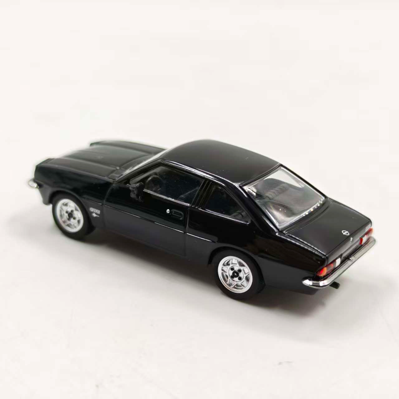 هيربا 1/87 مقياس أوبل GT/E طاو - مراجعة Vintage Collectible Model Cars وسعره