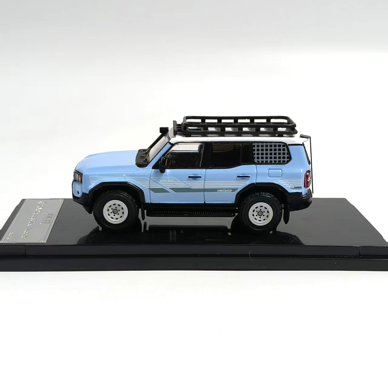 نموذج سيارة دييكاست DCM بمقياس - مراجعة Vintage Collectible Model Cars وسعره