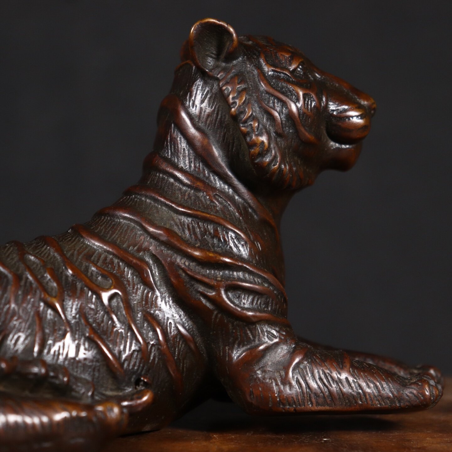 تمثال نمر نحاسي صيني عتيق بتصم - مراجعة Vintage And Collectible Stores وسعره
